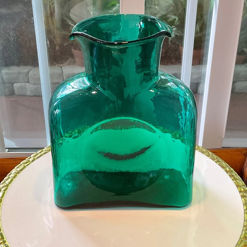BLENKO VTG Beautiful Double Spout Green Glass Pitcher Vase
